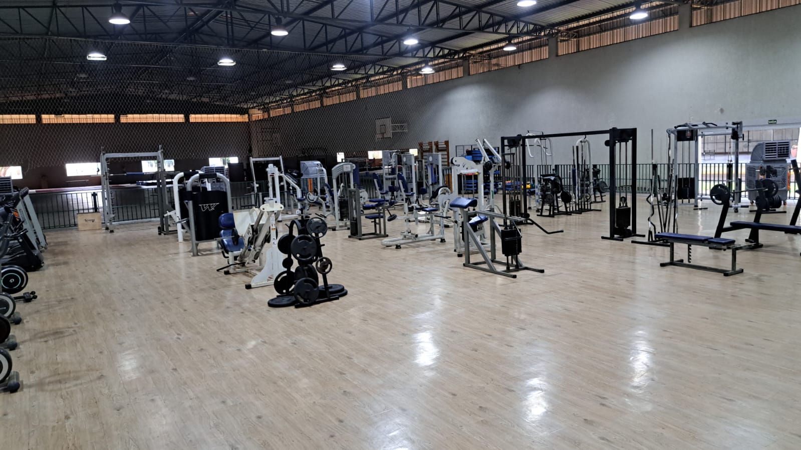 Acadêmicos e colaboradores podem participar de aulas de treinamento funcional e musculação na UCDB