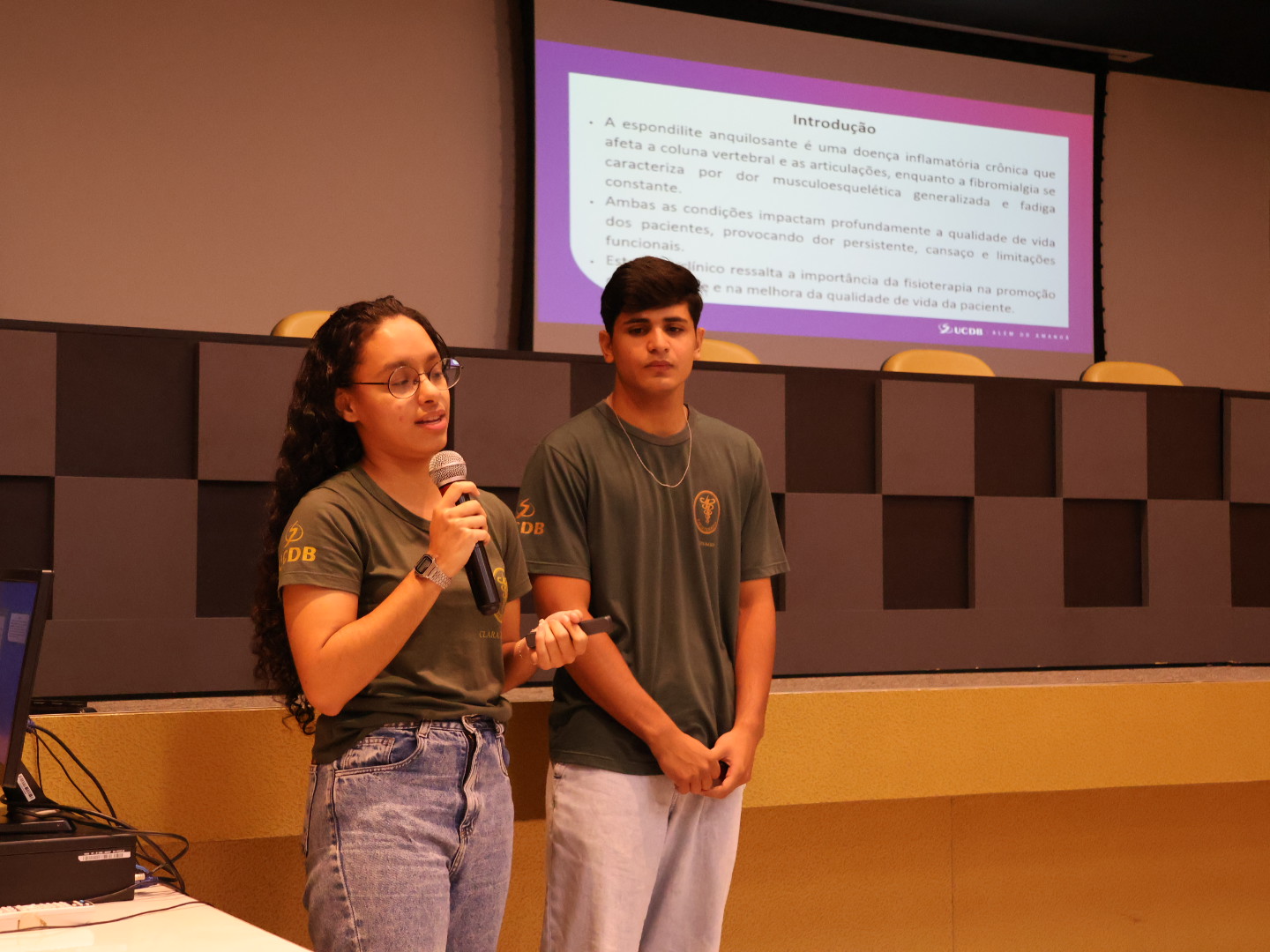 Curso de Fisioterapia realiza apresentação das DACs em ritmo de festa junina