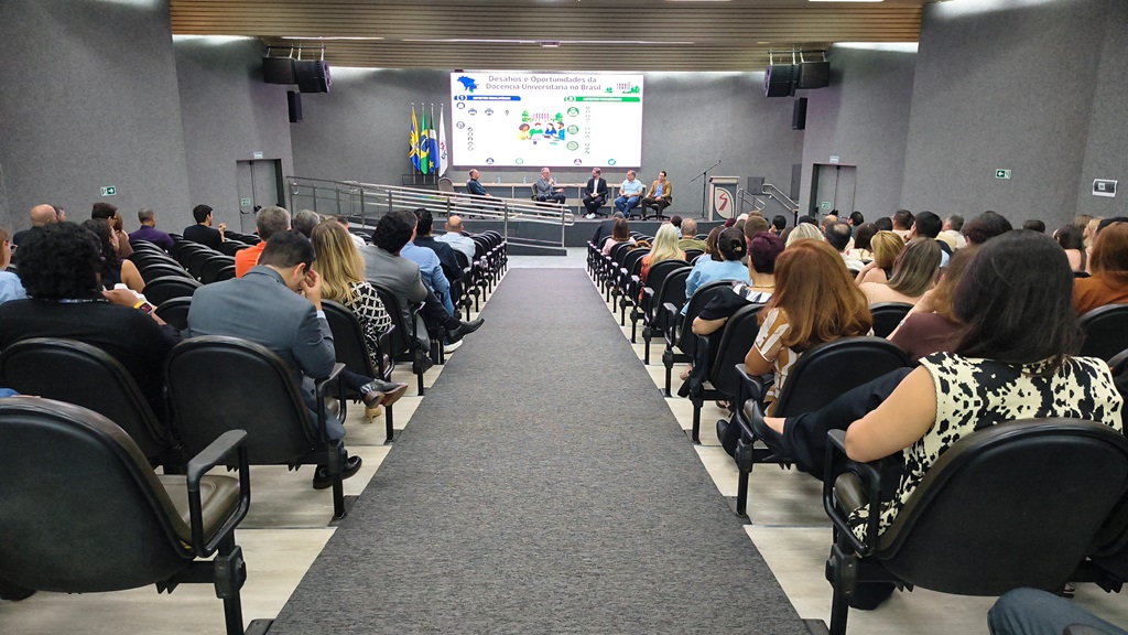 Reflexões sobre educação salesiana e desafios da docência marcam Acolhida Docente