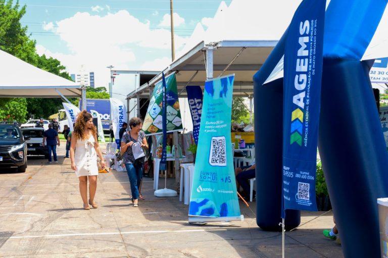 Acadêmicos de Publicidade e Propaganda da UCDB participam da 18ª edição do Drive-thru da Reciclagem