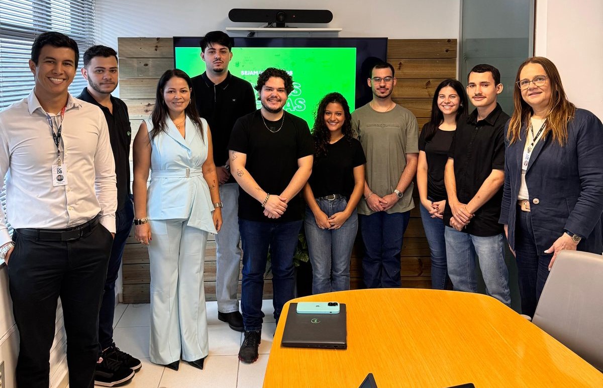 Acadêmicos de Contábeis da UCDB realizam visita técnica à Vetorial Siderurgia