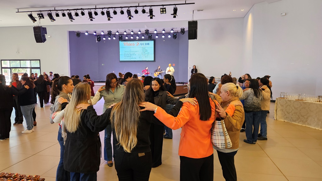 Colaboradoras mamães da UCDB são homenageadas com café da manhã