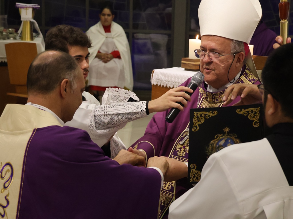 Padre Elias Roberto toma posse na Paróquia Universitária São João Bosco