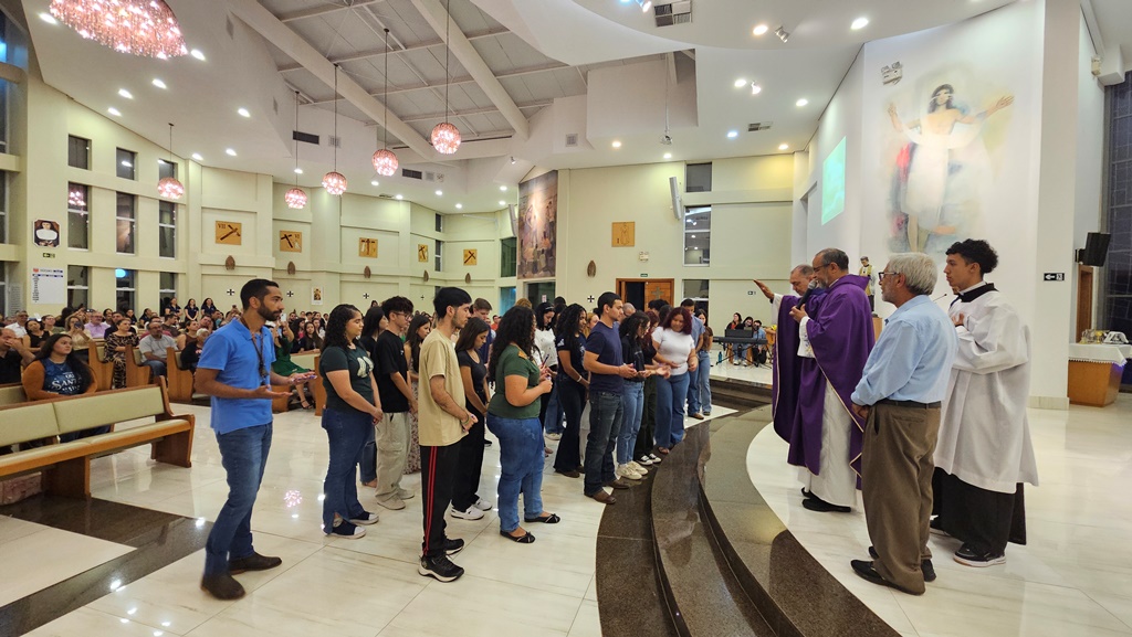 Missa para calouros e pais é realizada na Paróquia Universitária São João Bosco