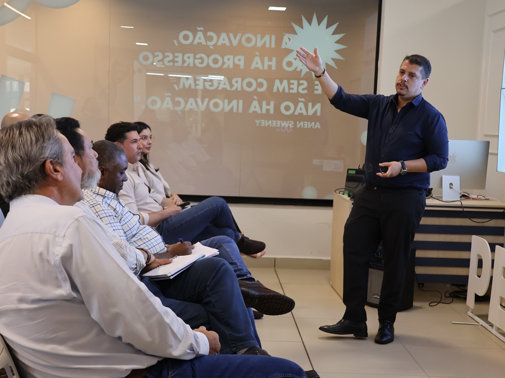 Reunião técnica aproxima programas de Mestrado e Doutorado das ações da Semadesc