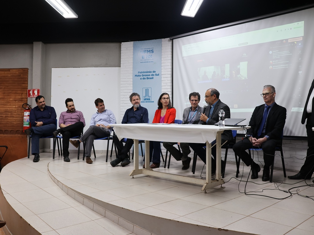 UCDB e UFMS realizam encontro de Filosofia sobre ideologias em guerra