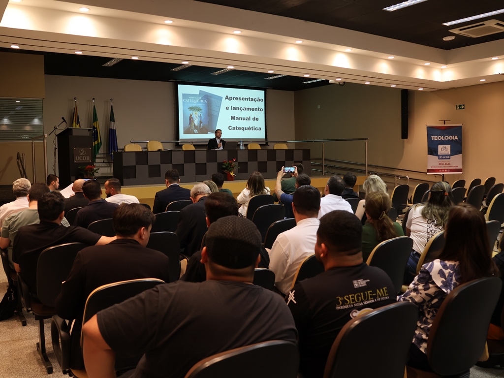 Manual de Catequética é lançado durante a XXVII Jornada de Teologia da UCDB