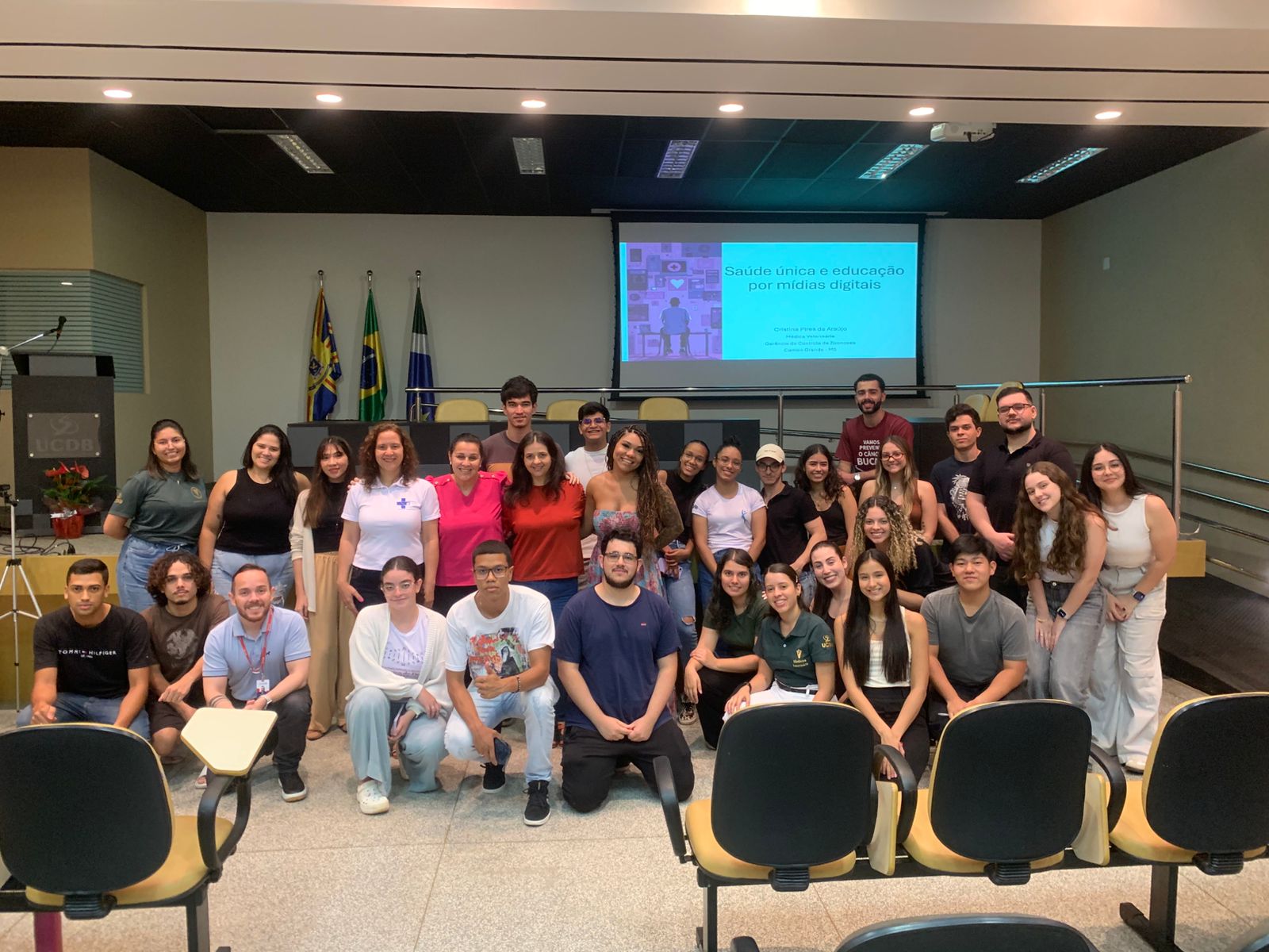 PET-Saúde Digital da UCDB realiza debate com veterinária da Gerência de Zoonoses