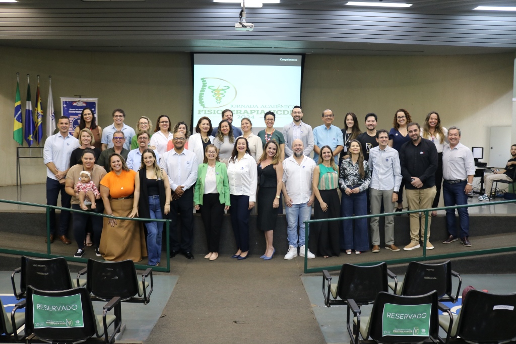 Homenagens a egressos e a docentes marcam comemorações dos 30 anos da Fisioterapia UCDB
