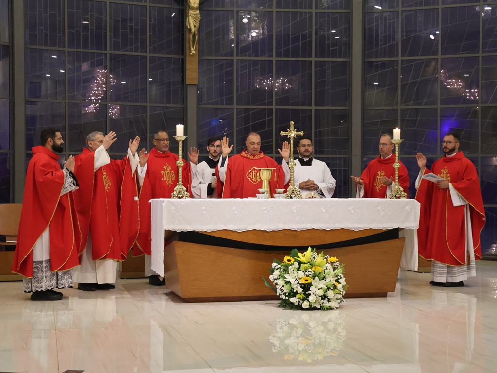 Missa celebra Jubileu de Prata de ordenação do Padre Elias Roberto