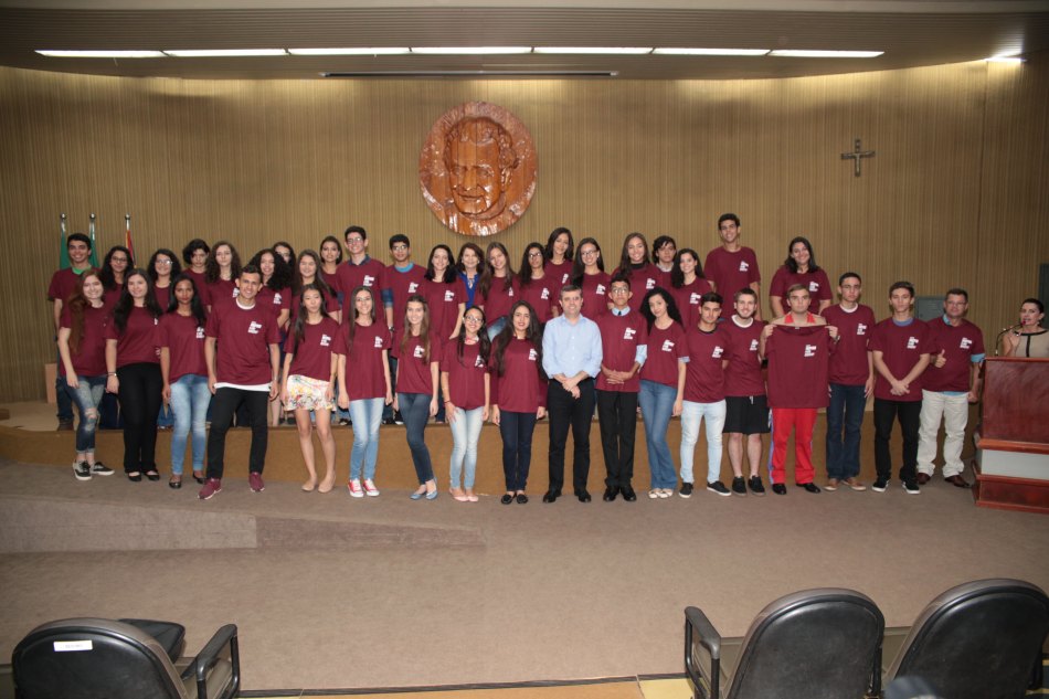 Desafio UCDB entrega 46 bolsas para melhores alunos dos polos conveniados