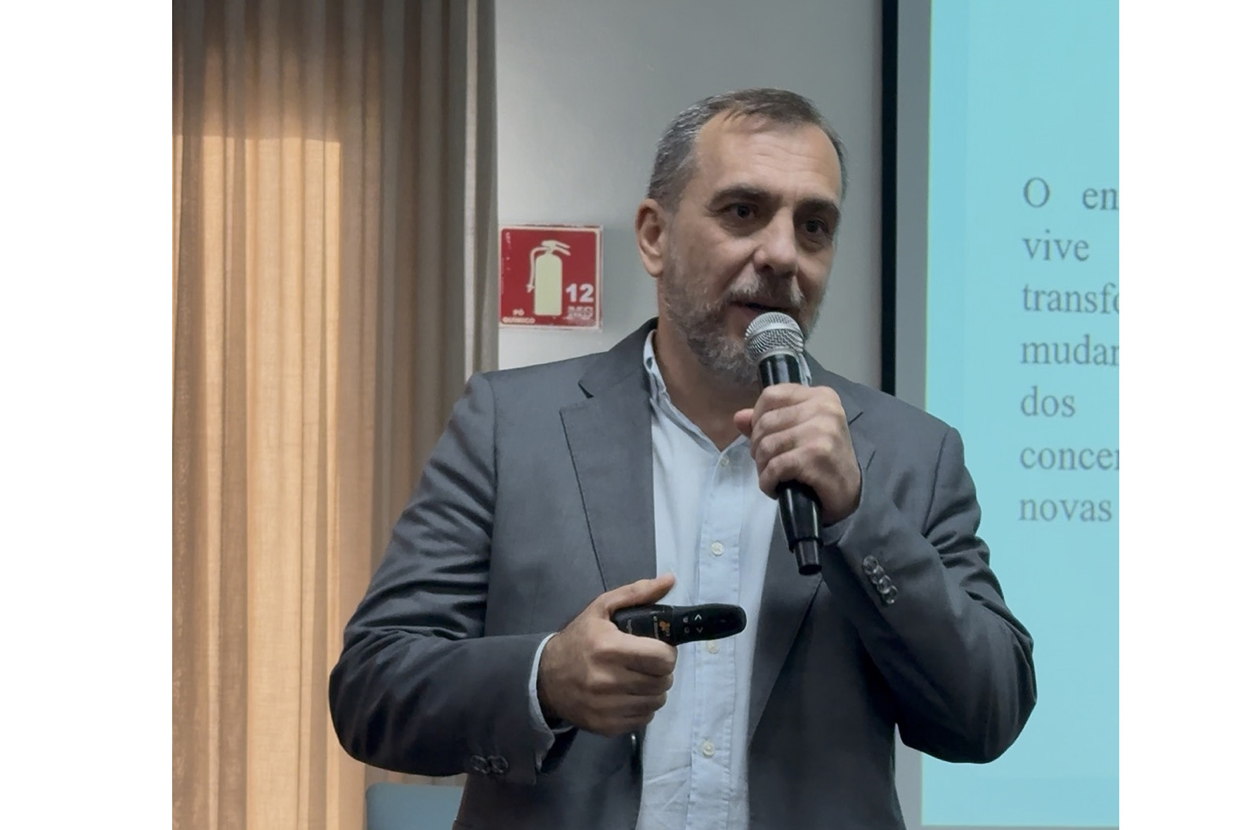 Fórum de educação em Campo Grande debate integração entre ensino médio e universidade