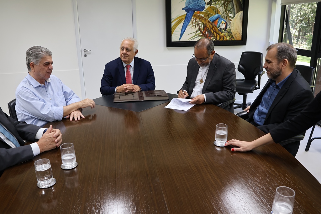 UCDB e TCE-MS firmam convênio para concessão de descontos em cursos a servidores