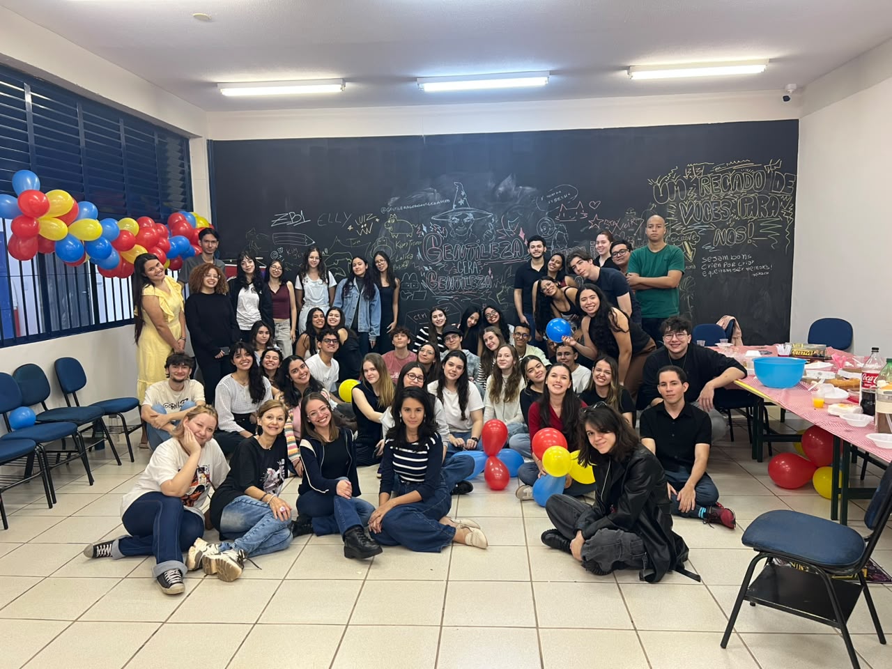 Calouros de Publicidade e Propaganda promovem evento para veteranos