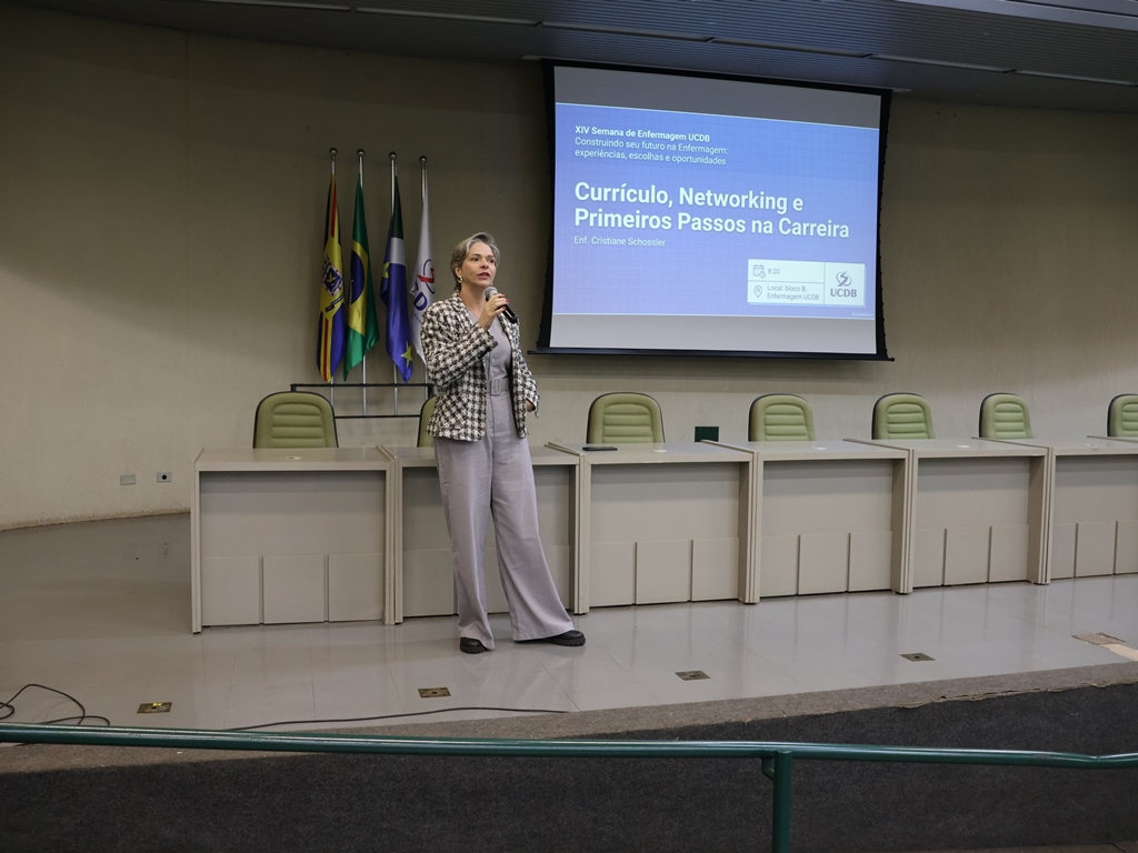 Semana de Enfermagem da UCDB debate carreira, liderança e desafios da profissão